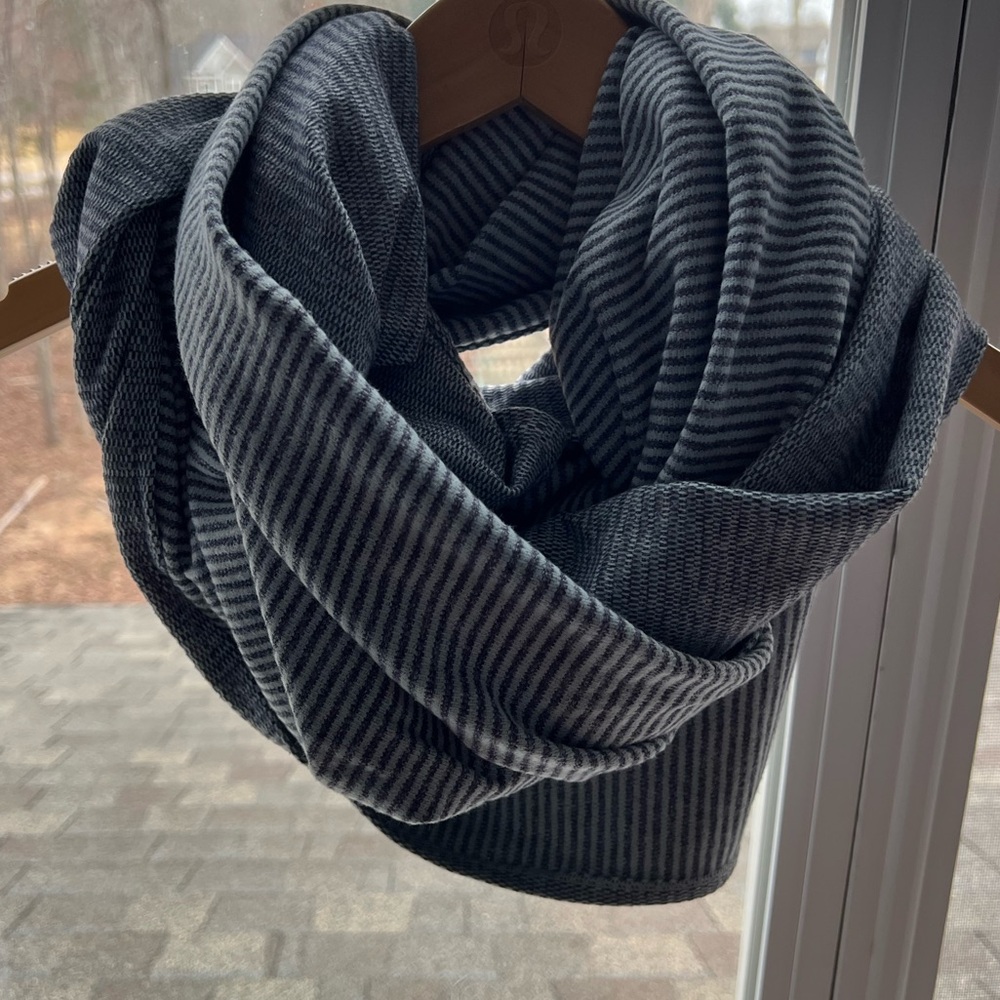 Lululemon Infinity Scarfs (x3)